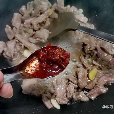 菜花炒肉做法,菜花炒肉做法视频