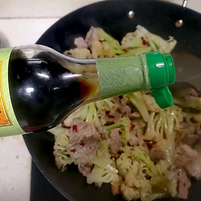 菜花炒肉做法,菜花炒肉做法視頻