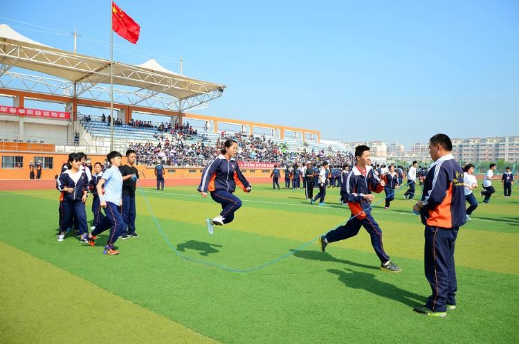 潍坊滨海中学“六个校园”促进高质量发展(图3)