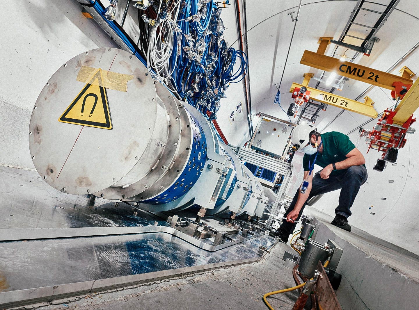 科学家首次在大型强子对撞机上检测到中微子迹象-第1张图片-IT新视野