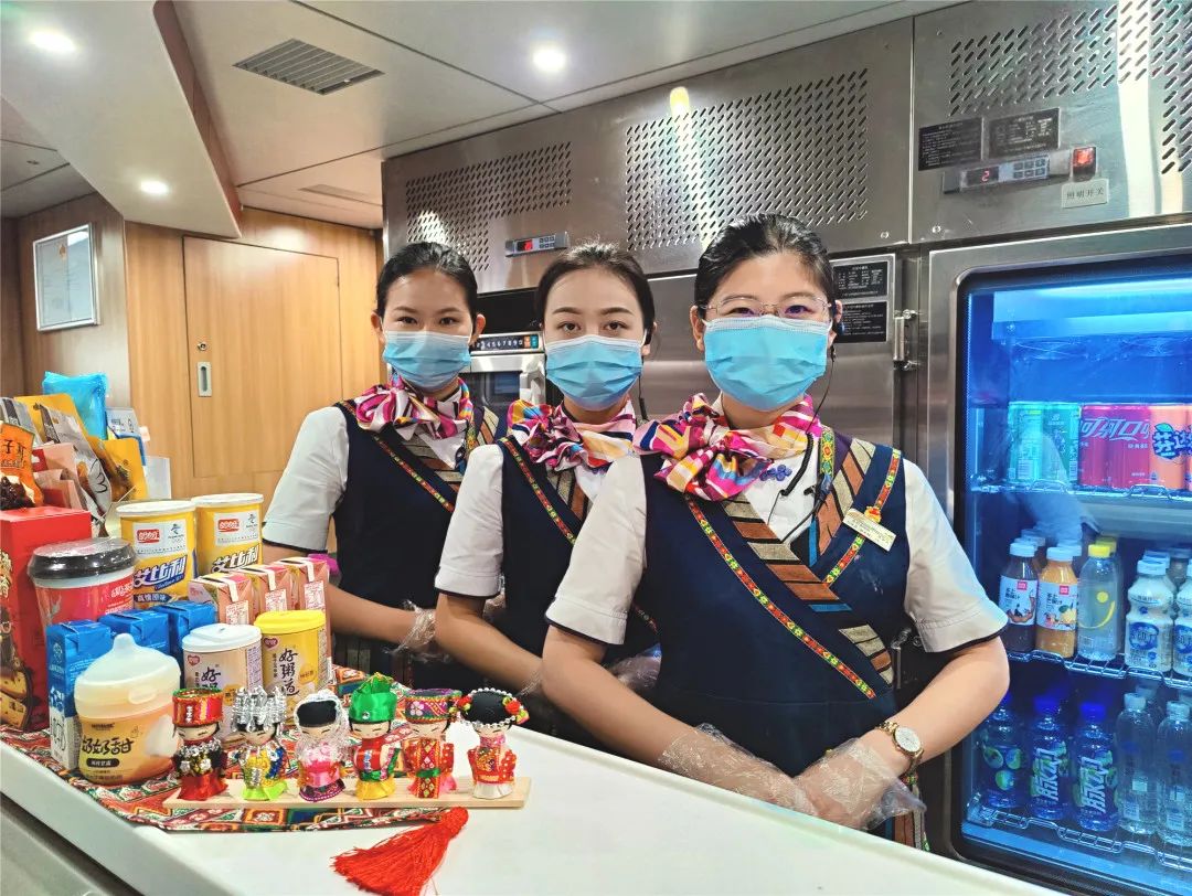 高铁上可以点鲜煮咖啡了!