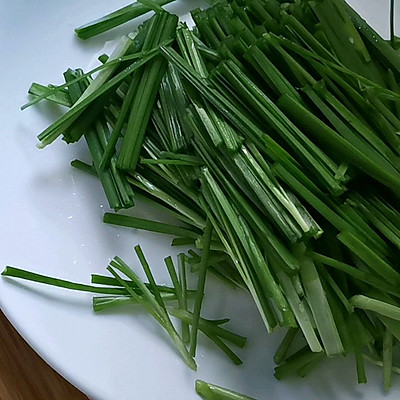 猪蹄筋怎么做好吃（好吃的蹄筋炒韭菜做法胶原蛋白满满）