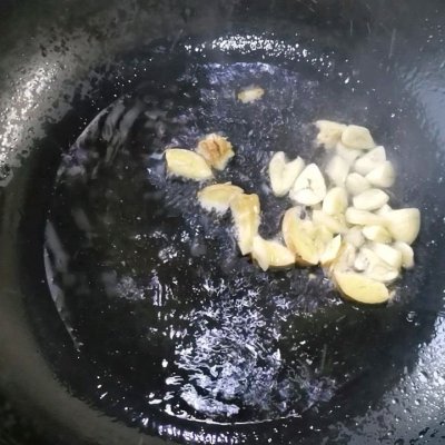 猪蹄筋怎么做好吃（好吃的蹄筋炒韭菜做法胶原蛋白满满）