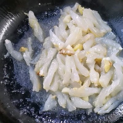猪蹄筋怎么做好吃（好吃的蹄筋炒韭菜做法胶原蛋白满满）