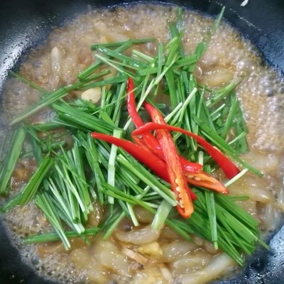 猪蹄筋怎么做好吃（好吃的蹄筋炒韭菜做法胶原蛋白满满）