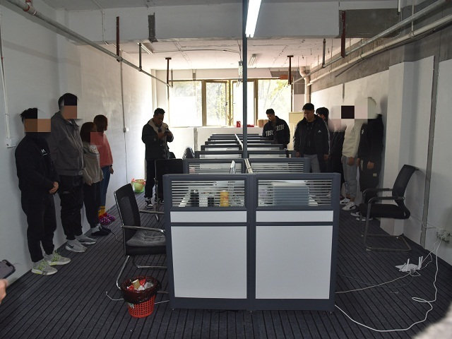 池州公安捣毁一处“吸粉引流”窝点 抓获10名嫌疑人