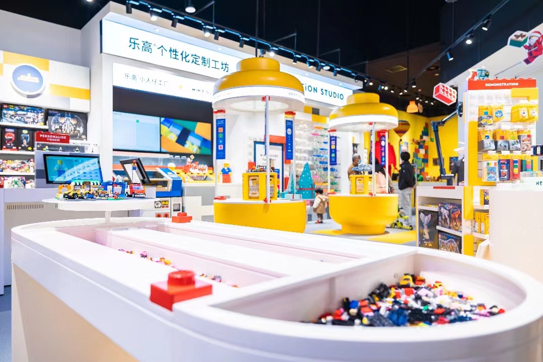图说│“游乐园”搬进传统零售店，上海乐高探索中心礼品店焕新升级，尽享自由拼搭乐趣