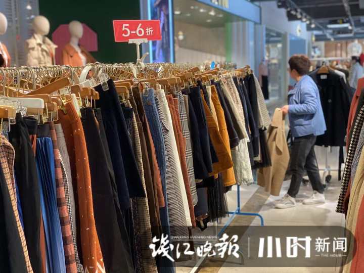 有些不舍：杭州淘宝界天花板乔司服装街明年拆迁，最后的工厂尾货清仓季来了