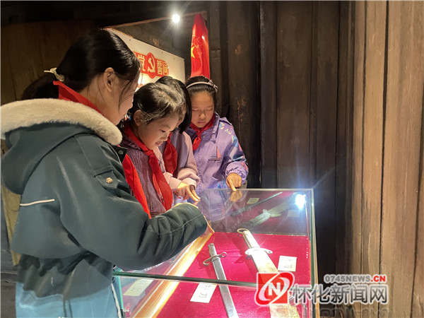 通道黃土完全小學(xué)：參觀紅色教育基地(圖4)