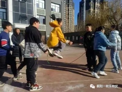 朝阳一校东安小学跳长绳比赛，“绳”彩飞扬(图10)