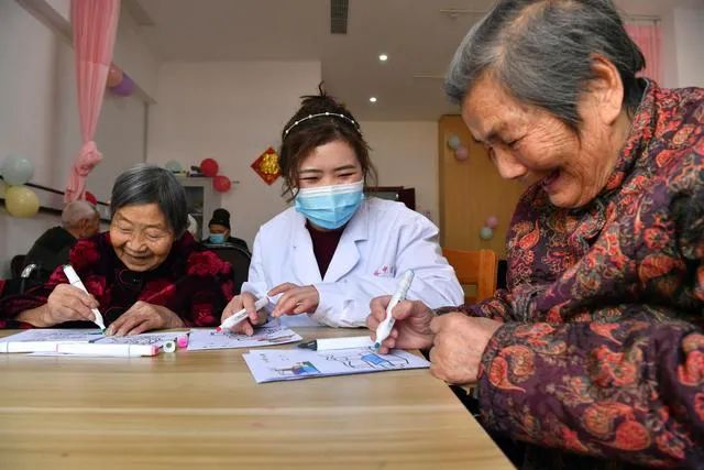 社會“變老”加速，我們該怎么辦？