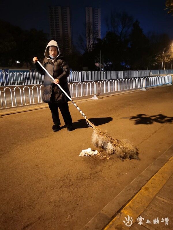 乐于助人的事例简短(帮助别人就是快乐自己——记第七届曲靖市助人为乐道德模范莫欣)