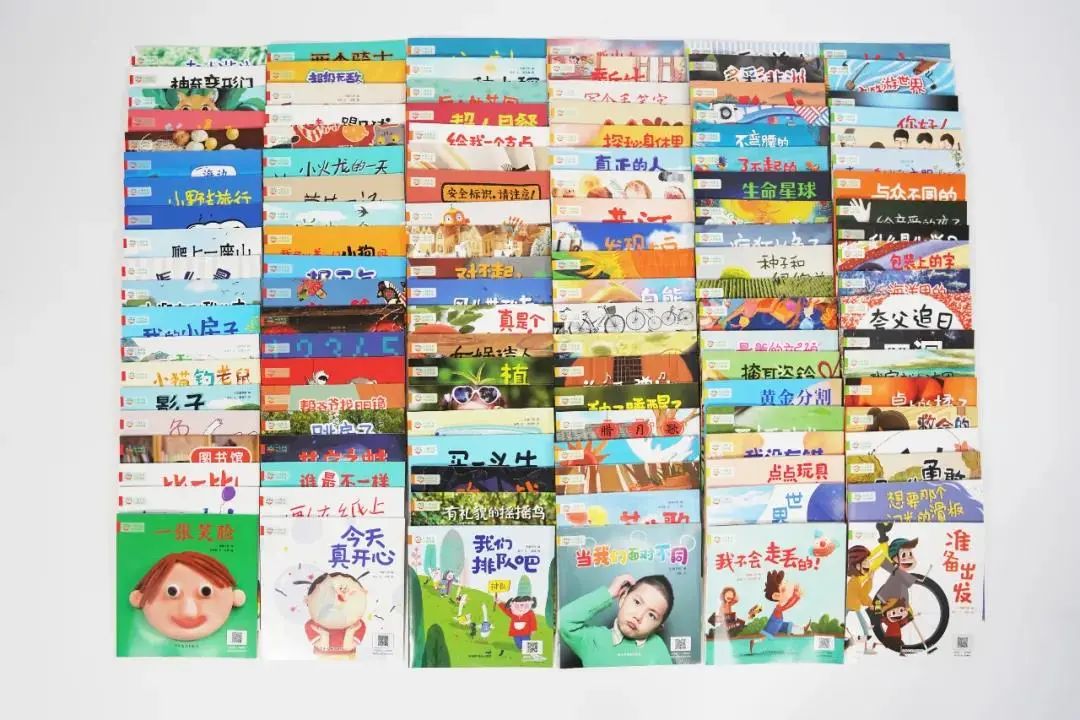 孩子期待圣诞礼物的惊喜（圣诞节给孩子的惊喜）