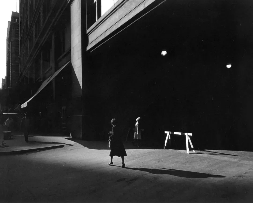 品牌丨若你感到孤独，定能品味黑白摄影之美