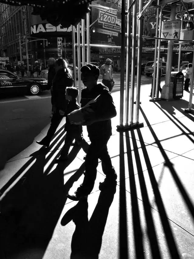 品牌丨若你感到孤独，定能品味黑白摄影之美