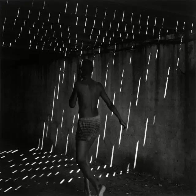 品牌丨若你感到孤独，定能品味黑白摄影之美