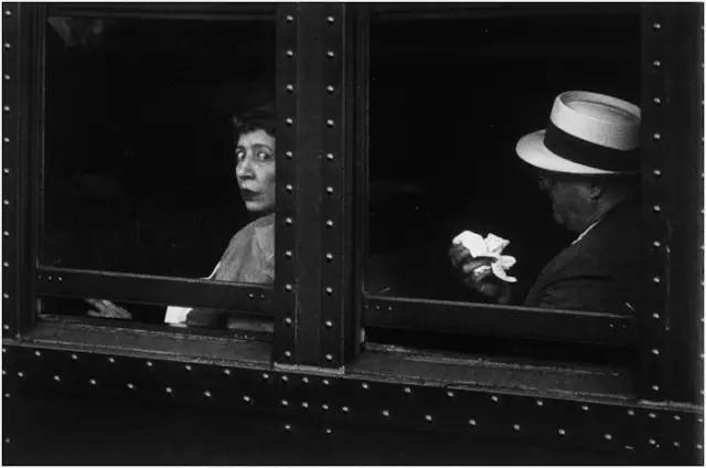 品牌丨若你感到孤独，定能品味黑白摄影之美