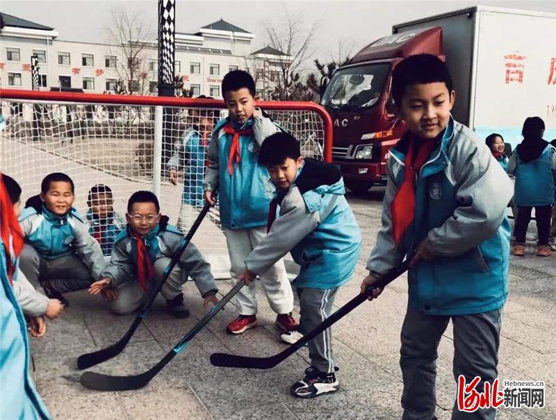 蔚縣益海小學開展冰雪運動進校園活動(圖1)