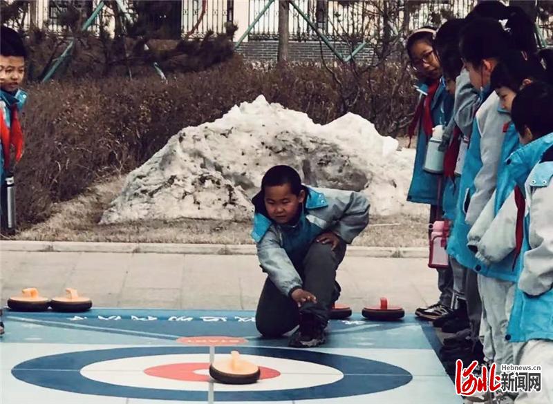 蔚縣益海小學開展冰雪運動進校園活動(圖2)