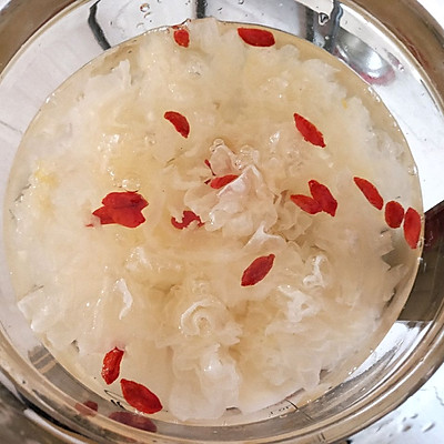 冰糖银耳雪梨这样吃,全家都喜欢