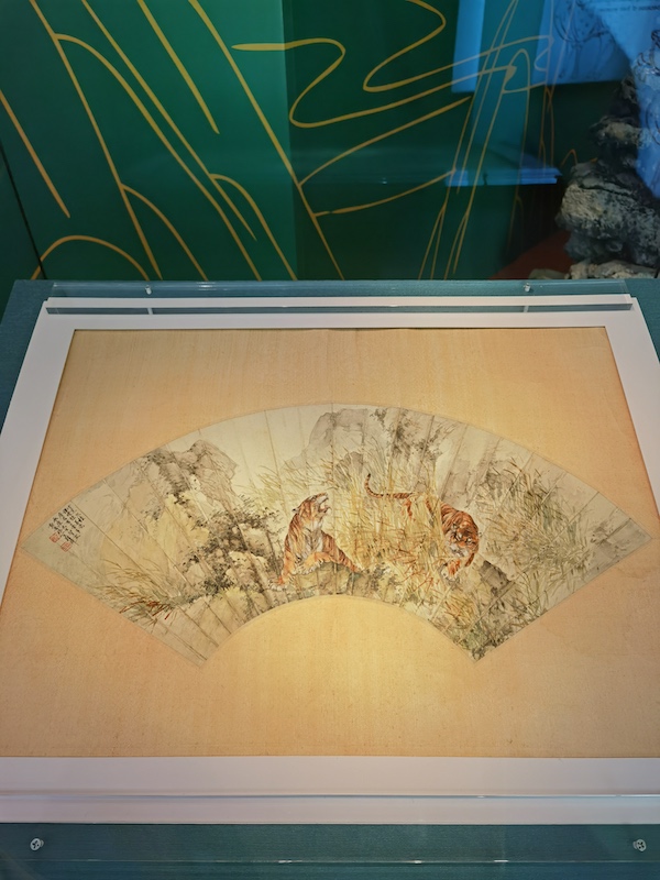 当文物与标本并列，上海历博跨年呈现吉祥文化