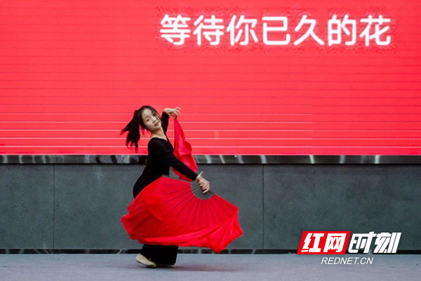 株洲市第一中學(xué)舉辦2021舞蹈大賽(圖2) 株洲市第一中學(xué)舉辦2021舞蹈大賽(圖2)