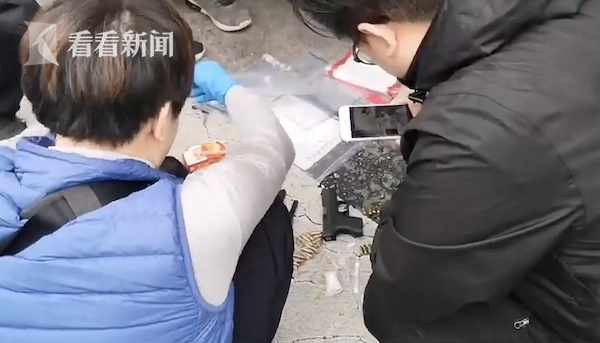 台湾：男子持枪拒捕与警察对峙 警方连开11枪制伏