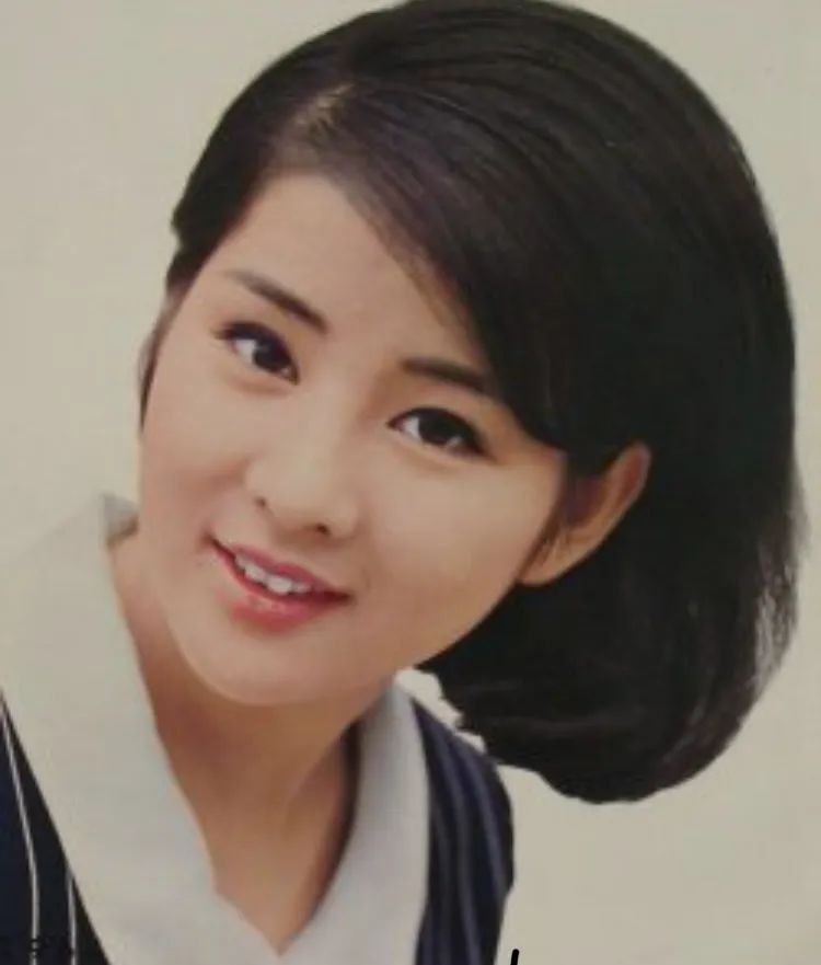 11岁出道，下嫁大15岁二婚男，终身未育，日本国宝级影后69岁仍霸榜最美女星…