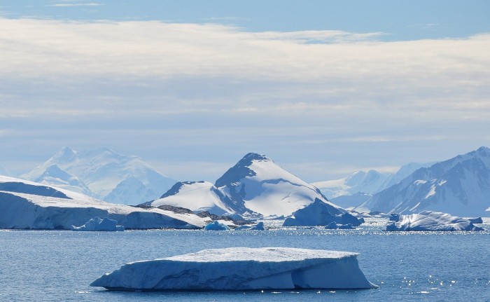 科学家在南极洲地下发现新的生命