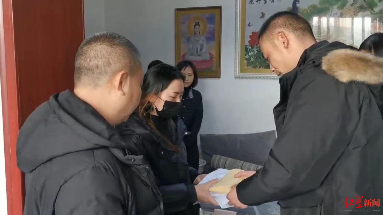 保时捷连撞两辆出租车致1死1伤：爱心人士捐款近4万元 肇事者家属“求谅解”遭拒