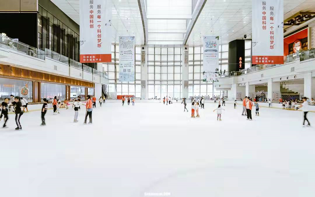 亲子 | 万象滑冰场 · 1800m²「真冰场地」