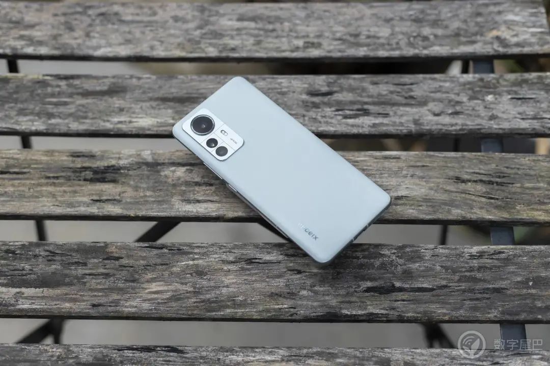 小米 12 Pro 体验：踏步向前 稳中求胜