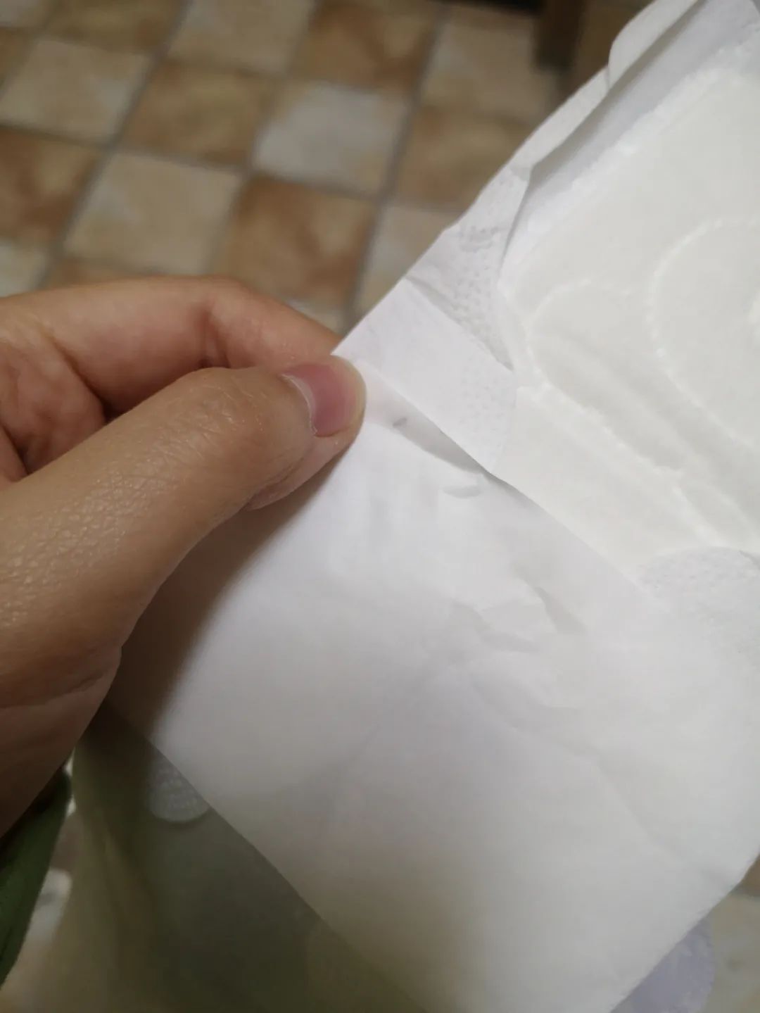衛(wèi)生巾被曝有大量蟲卵！品牌回應