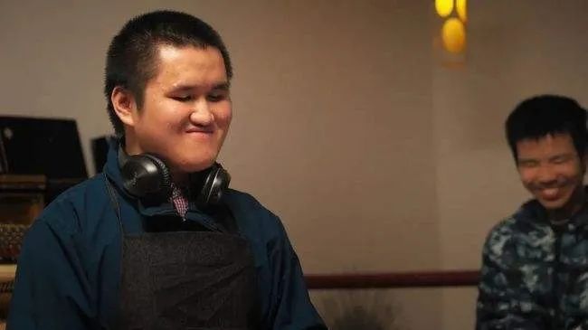 盲人调律师许继康：旋律“指引”航向，音乐“调亮”人生