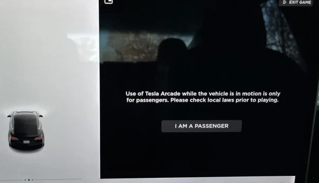 特斯拉找到了一个有趣的方法来绕过NHTSA的玩游戏禁令插图 特斯拉找到了一个有趣的方法来绕过NHTSA的玩游戏禁令