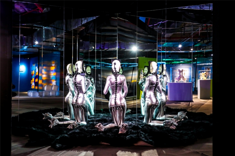 NFT数字艺术品“C位出道”！新一代赛博藏家全新上线