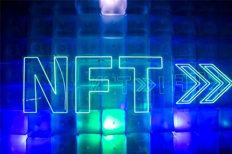 NFT数字艺术品“C位出道”！新一代赛博藏家全新上线