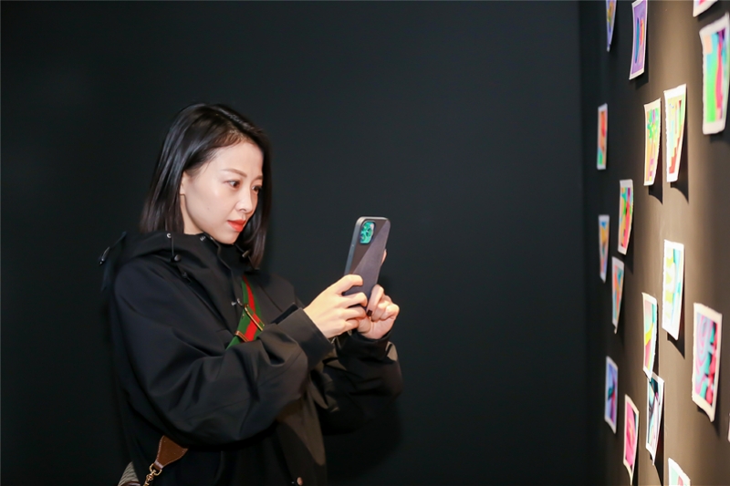 NFT数字艺术品“C位出道”！新一代赛博藏家全新上线