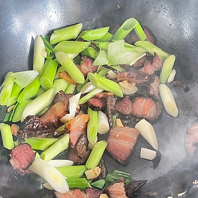 青蒜炒臘肉,青蒜炒臘肉的做法