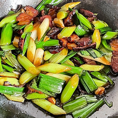 青蒜炒臘肉,青蒜炒臘肉的做法