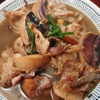 大厨教你这么做排骨炖墨鱼干,分分钟就可以学会