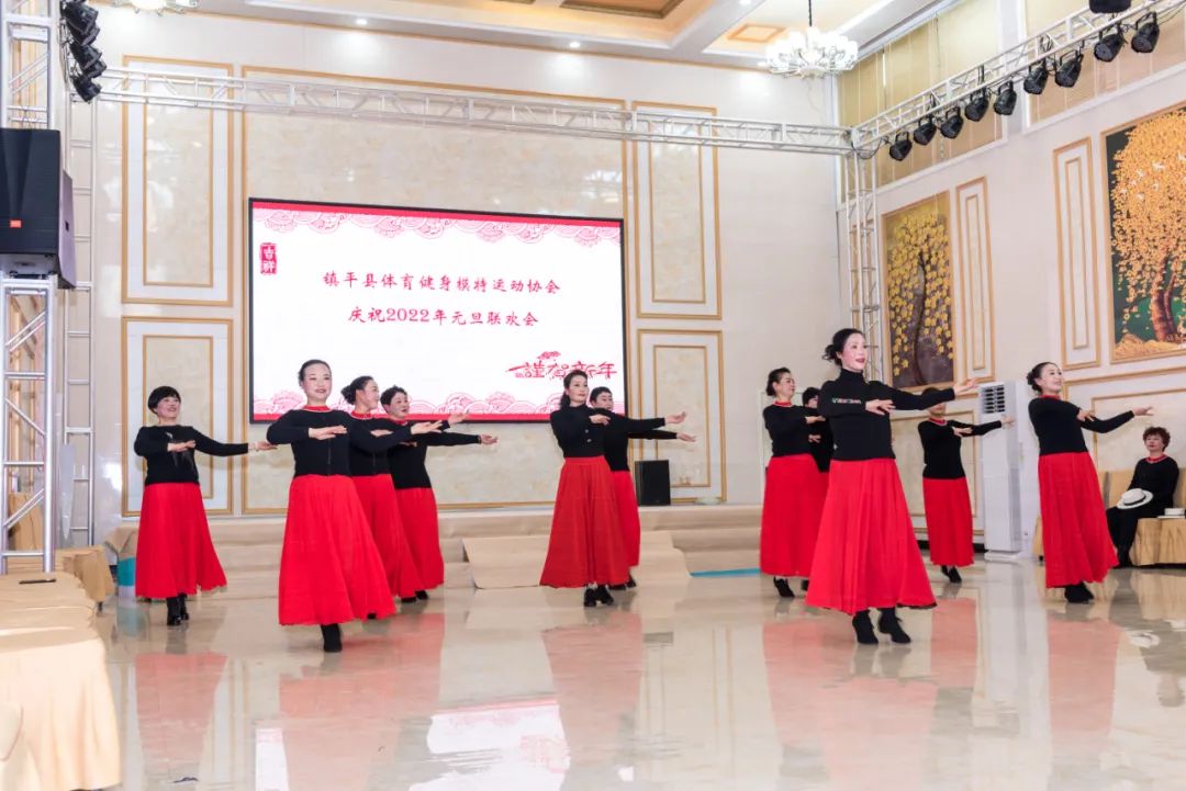 “庆元旦迎新春”模特走秀精彩上演！