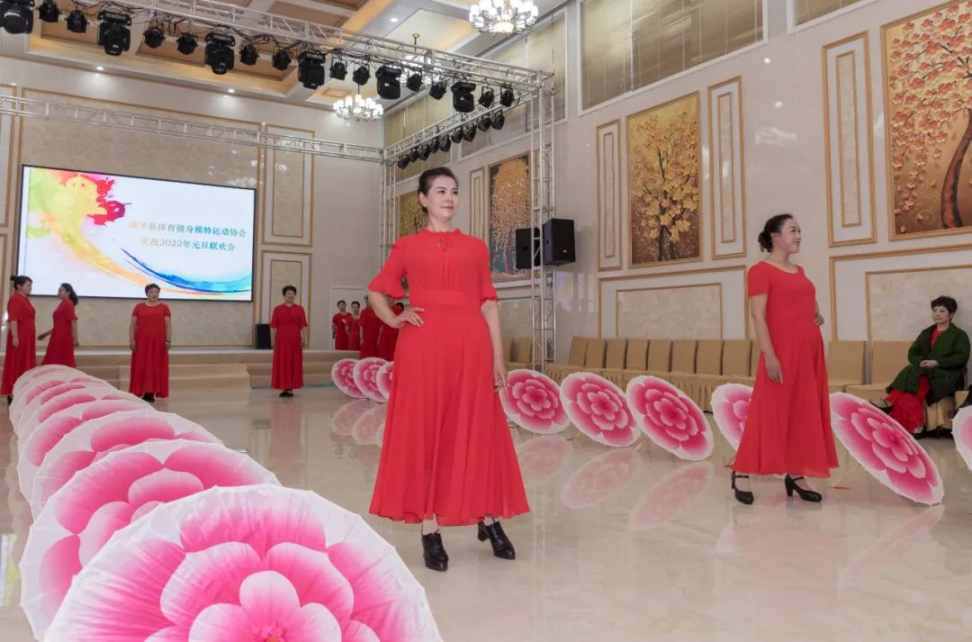 “庆元旦迎新春”模特走秀精彩上演！