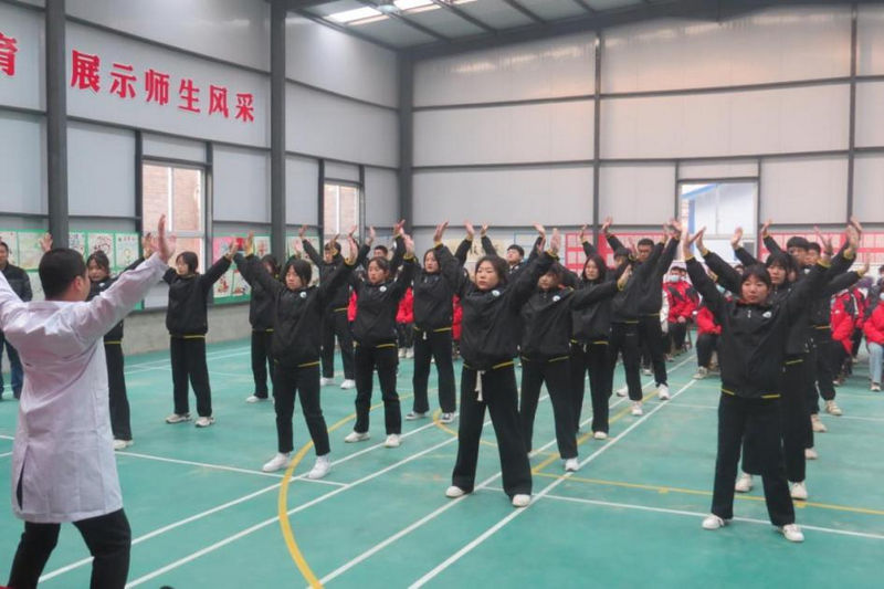 河北保定清苑区：学国粹经典 让中医药文化成校园“潮流”