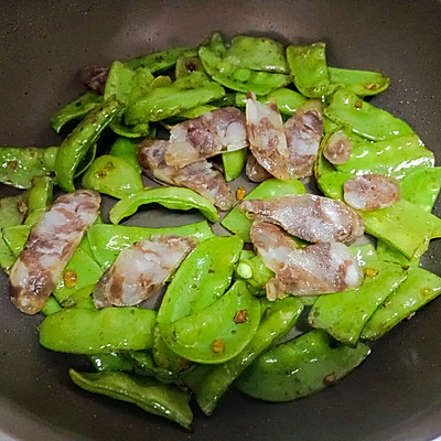荷蘭豆炒臘腸,荷蘭豆炒臘腸怎么做才好吃