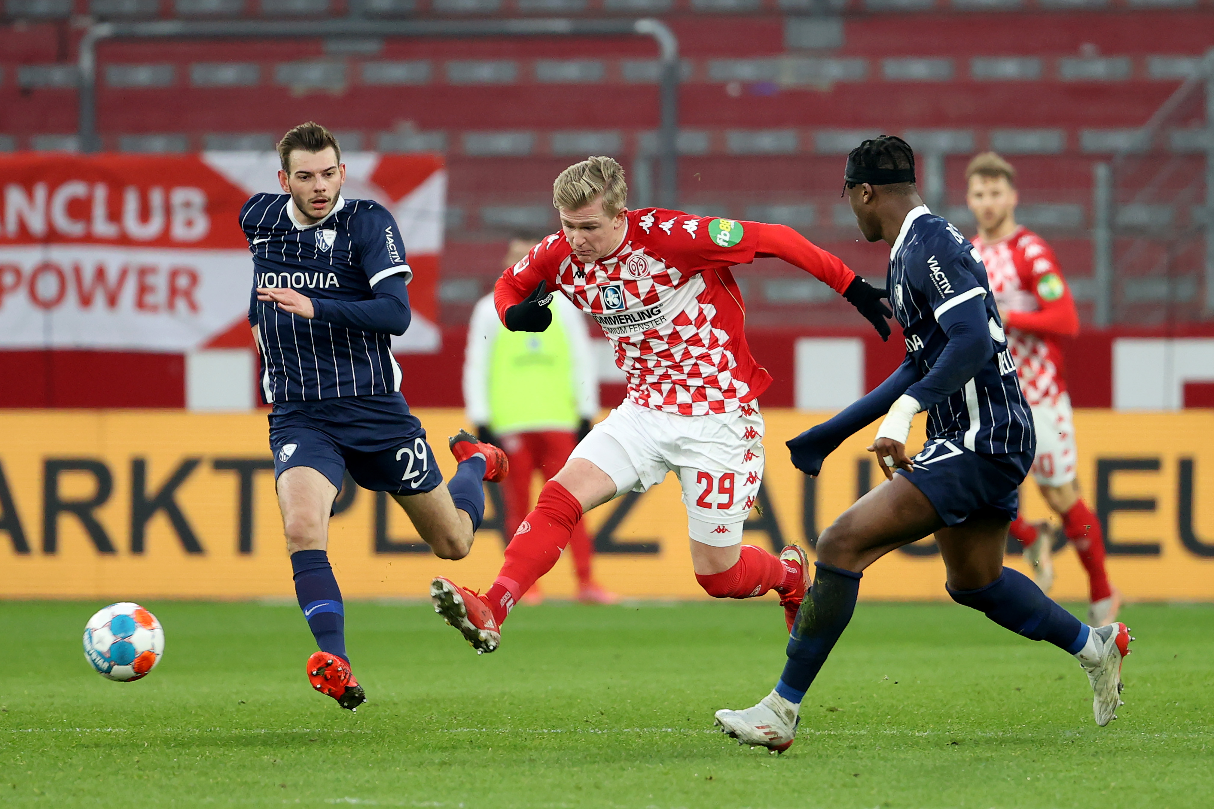 足球德甲美因茨胜波鸿