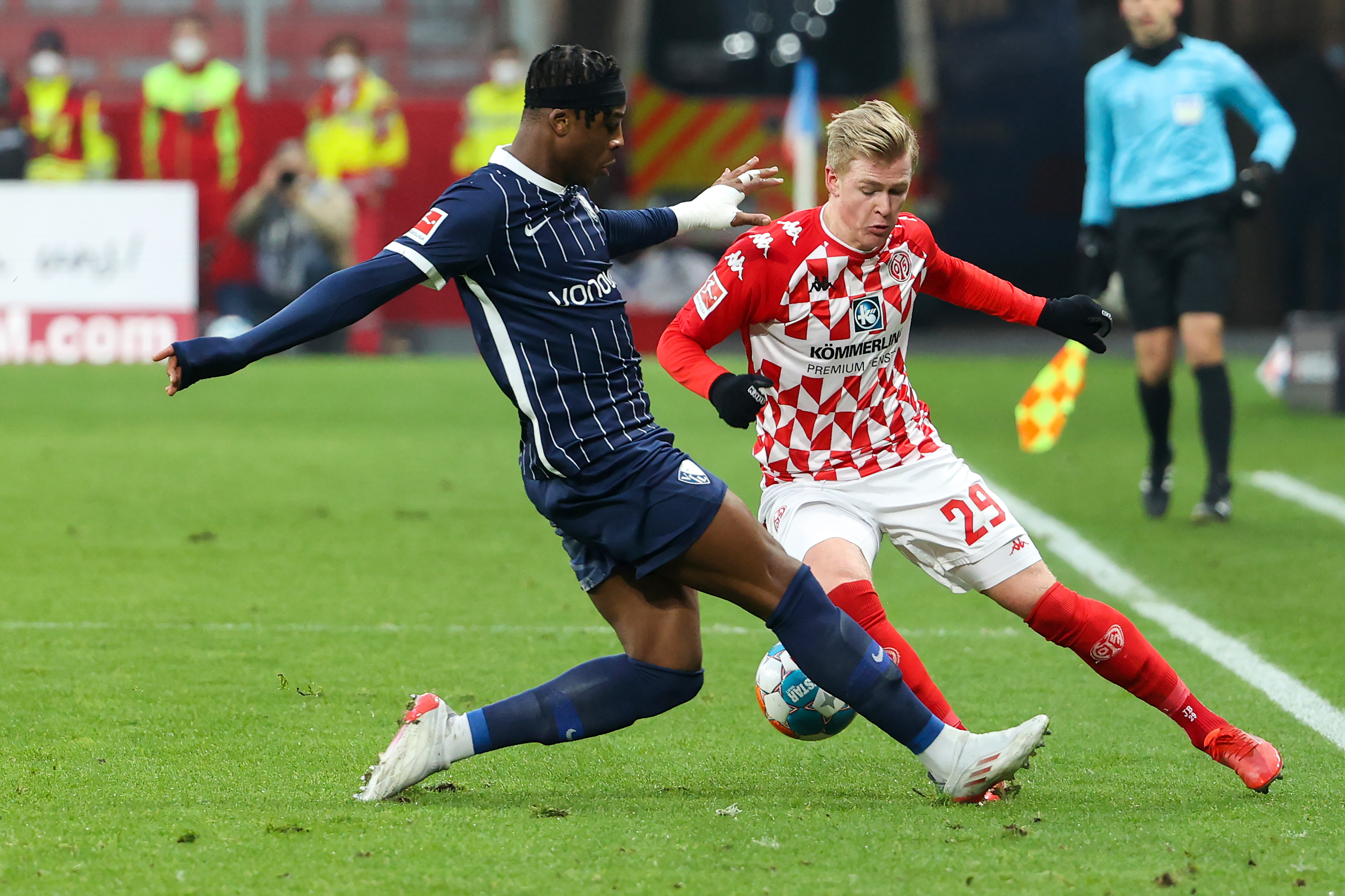 足球德甲美因茨胜波鸿