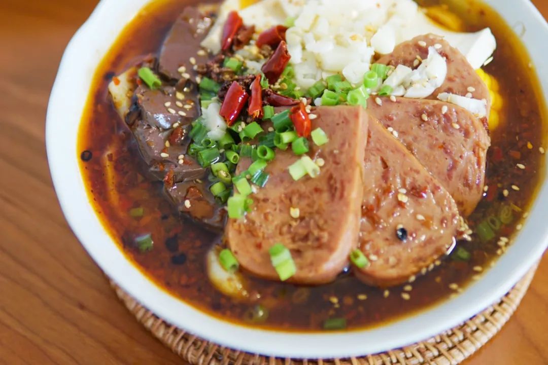 . mmmmm.：“肉眼可见的大粒肉块！吃的时候没有渣渣的淀粉感！”