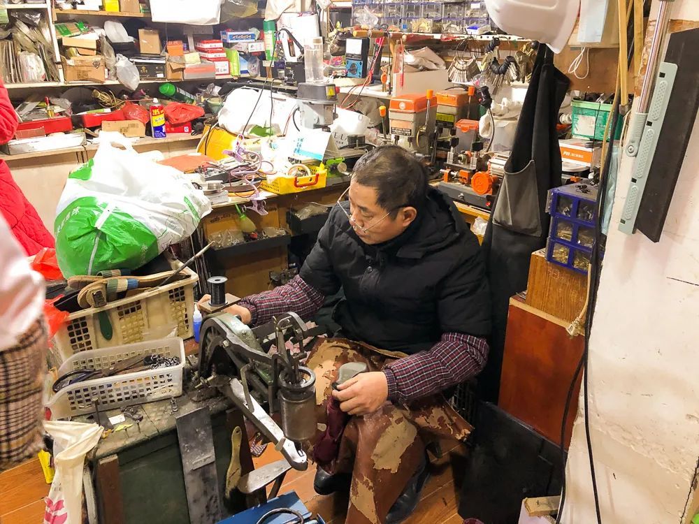 换拉链、修家电、配钥匙……松江这些便民的小修小补店，你收藏了吗？