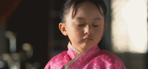 还记得被“禁止整容”的小芈月吗？如今11岁成小女神了？